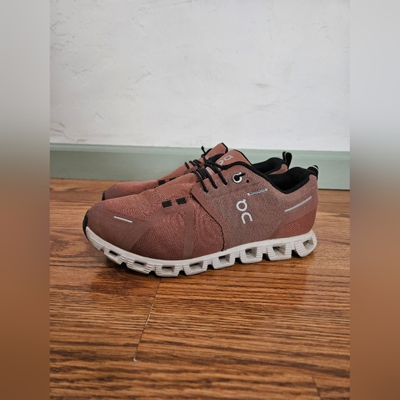 ON CLOUD 5 Waterproof Running Sneakers - Picture 4 of 11